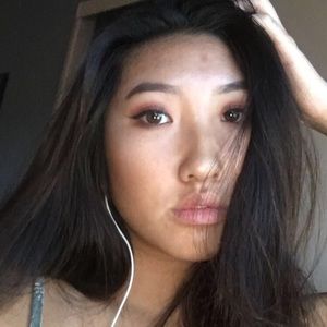 Meet your Posher, Elaine